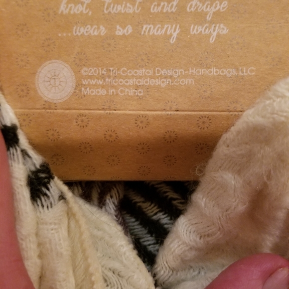 Tri-Coastal Design Colorblock Scarf - Picture 4 of 6